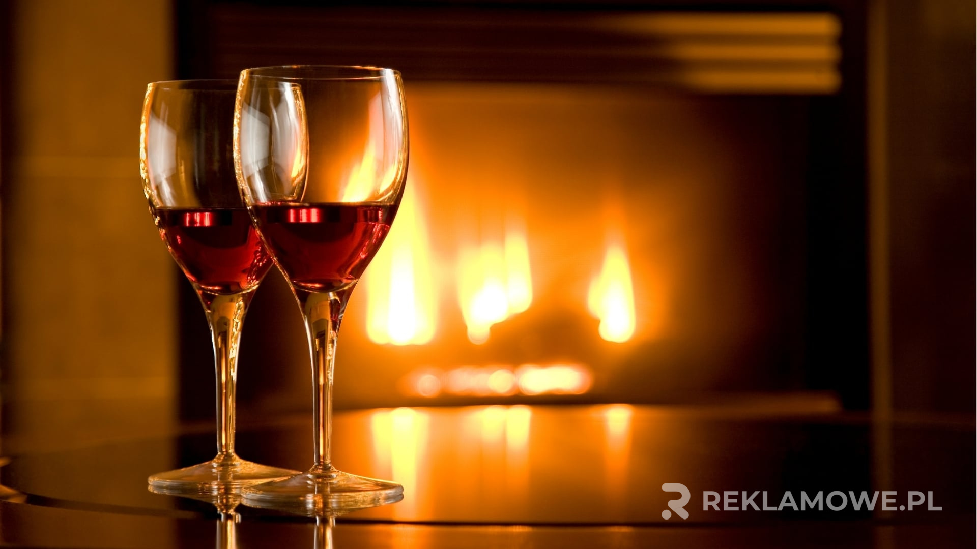 Zmieniający się design szkła reklamowego przez lata